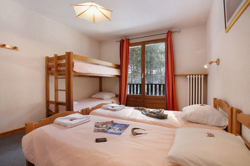 Hotel Eliova L'Eau Vive Châtel Eksteriør bilde
