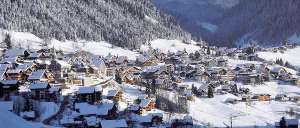 Hotel Eliova L'Eau Vive Châtel Eksteriør bilde